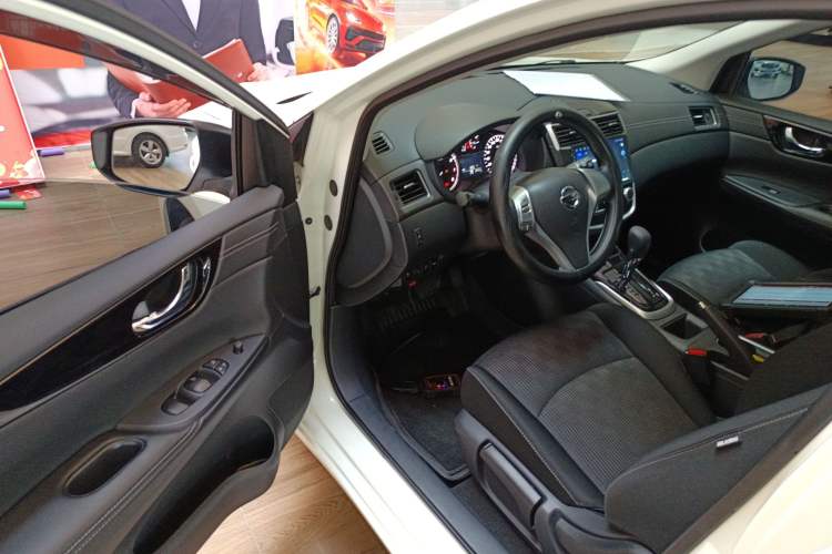 Used Nissan Tiida 2021 1.6L CVT Cool Edition
