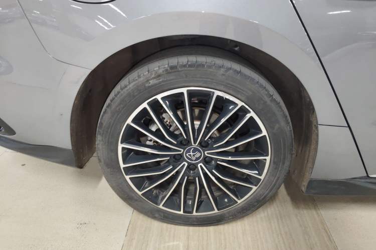 Used BYD Han 2024 EV Glory Edition 506KM Front-Wheel-Drive Premium Model
