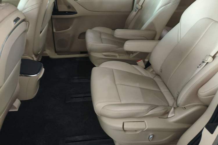 Used Buick GL8 2022 ES Landtrek 653T Luxury Edition