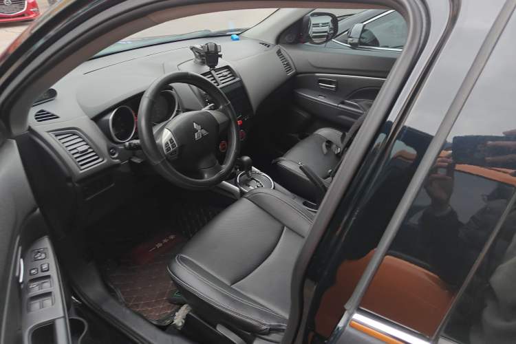 Used Mitsubishi ASX 2013 2.0L CVT Two-Wheel Drive Elite Edition
