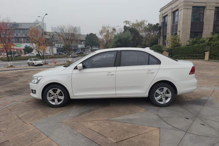 Used Volkswagen Santana 2015 1.6L Automatic Comfort Edition

