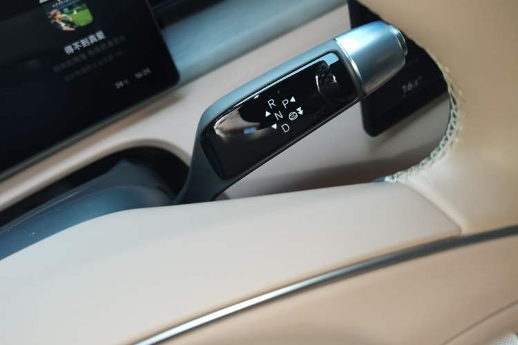 Used XPeng X9 2025 740 Ultra-Long Range Max
