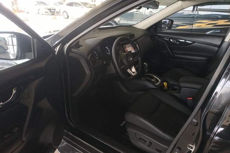 Used Nissan X-Trail 2019 2.0L CVT Smart Connect Comfort Edition 2WD
