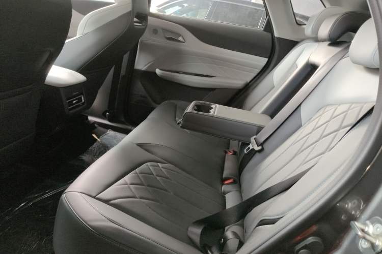 Used Changan UNI-Z New Energy 2024 Blue Whale Smart Electric iDD 125km Beyond Edition
