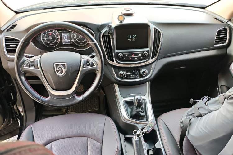 Used Baojun 560 2015 1.8L Manual Luxury Model
