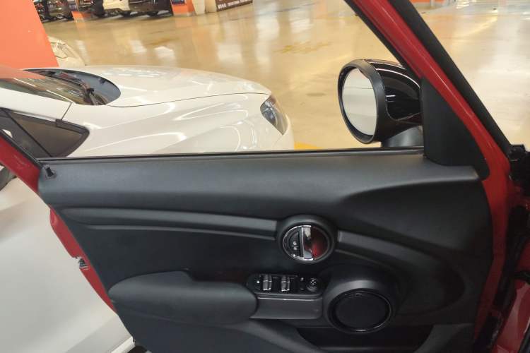 Used  MINI 2016 1.5T COOPER Five-Door Edition
