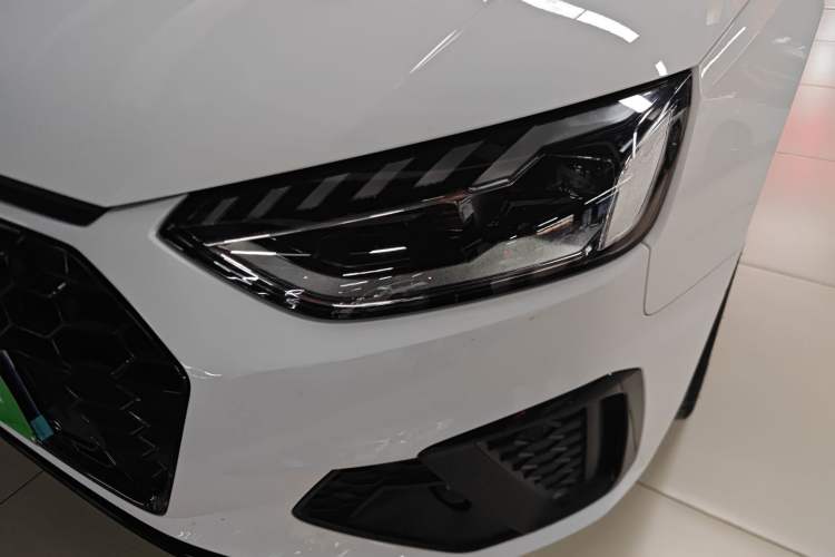 Used Audi A4L 2022 40 TFSI Luxury Dynamic Model
