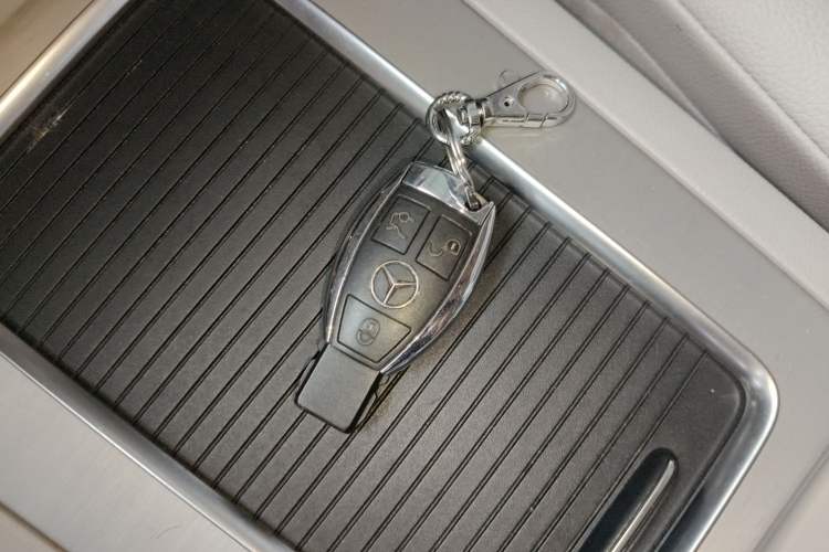 Used Mercedes-Benz GLK-Class 2013 Facelift GLK 300 4MATIC Fashion Edition