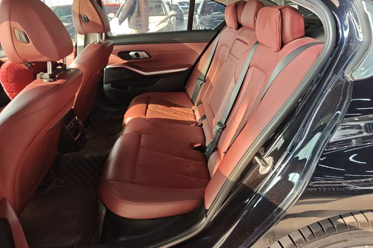 Used BMW i3 2022 eDrive 35 L
