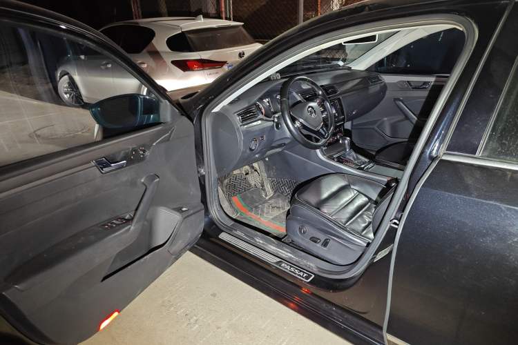 Used Volkswagen Passat 2017 330TSI DSG Luxury Edition
