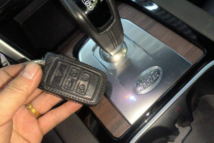 Used Land Rover Discovery Sport 2020 249 PS R-Dynamic Performance Tech Edition 5 Seats