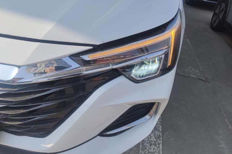 Used Roewe i6 MAX New Energy 2022 EV 500 Grand Touring Edition with Sunroof