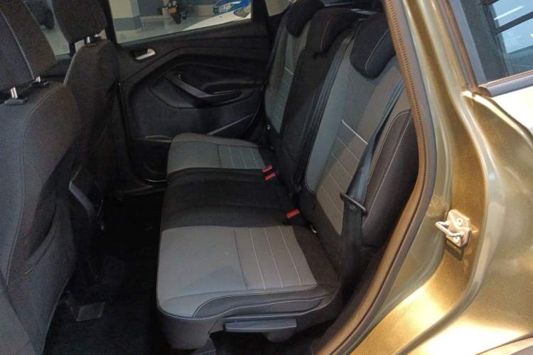 Used Ford Kuga 2013 1.6L GTDi Two-Wheel-Drive Comfort Model
