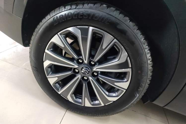 Used Buick Envision 2025 Encore Plus 28T Two-Wheel-Drive Platinum Edition
