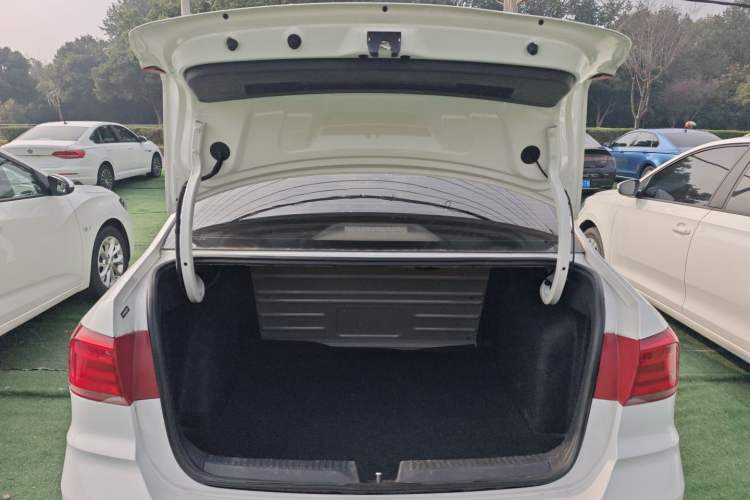 Used Volkswagen Santana 2018 1.5L Manual Fashion Edition
