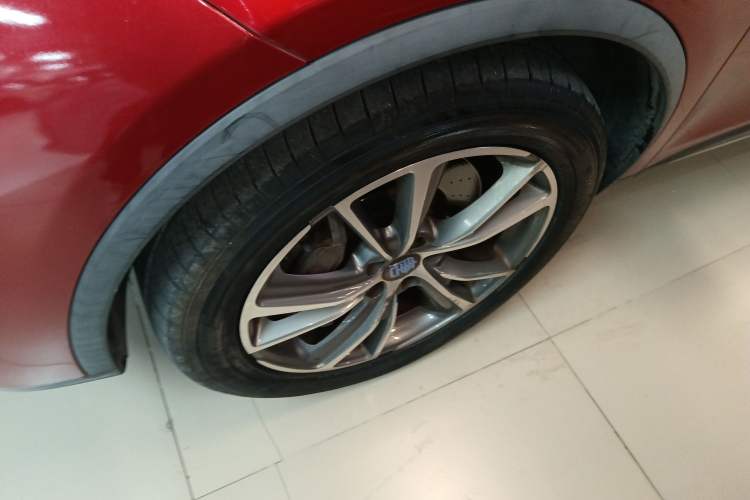 Used BYD Tang New Energy 2018 DM 2.0T All-Wheel Drive Smart Connectivity Luxury Model 7 Seats China V Emission Standard
