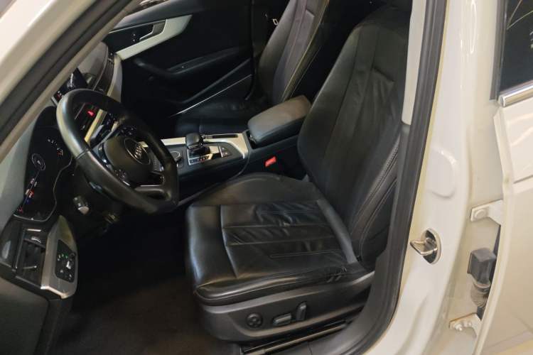 Used Audi A4L 2019 40 TFSI Fashion Edition China VI Emission Standard
