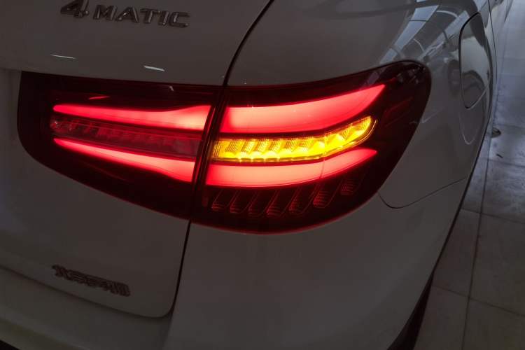 Used Mercedes-Benz GLC 2016 GLC 260 4MATIC Luxury Model