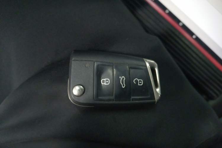 Used Volkswagen Touran 2018 Volkswagen Touran L 280TSI DSG Boundary Edition 7 Seats China VI Standard
