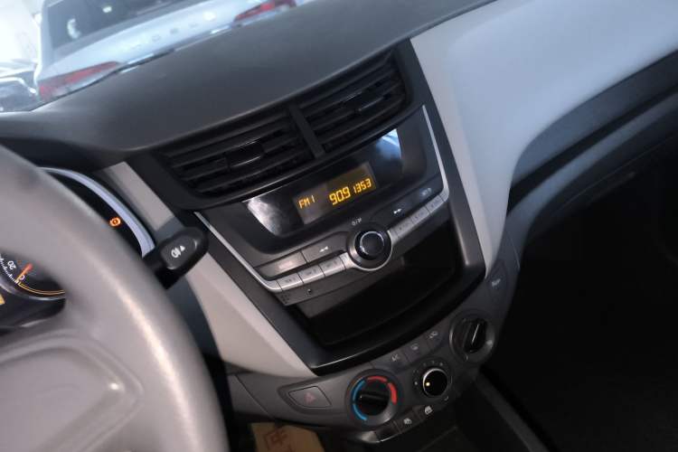 Used Chevrolet Sail 2015 Sail 3 1.3L Manual Ideal Edition
