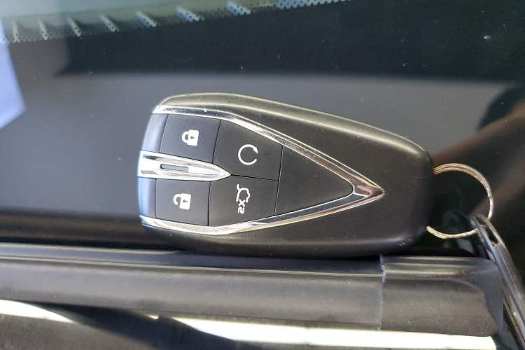 Used Changan UNI-V 2024 1.5T Prestige Edition
