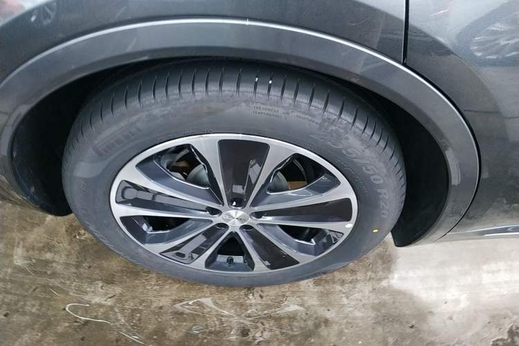 Used Hima Luxeed R7 2025 Range-Extended Version 251 km Max
