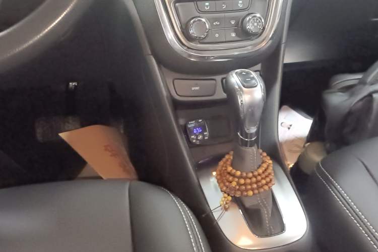 Used Buick Encore 2015 1.4T Automatic Two-Wheel Drive Urban Elite Version
