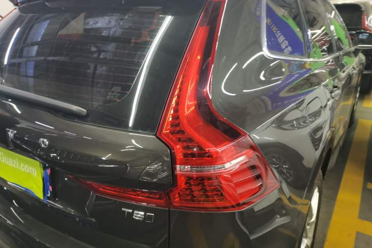 Used Volvo XC60 2019 T5 4x4 Smart Edition China VI Standard
