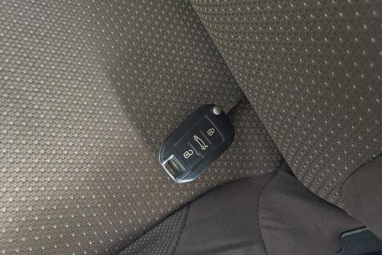 Used Peugeot 2008 2014 1.6L Automatic Fashion Edition
