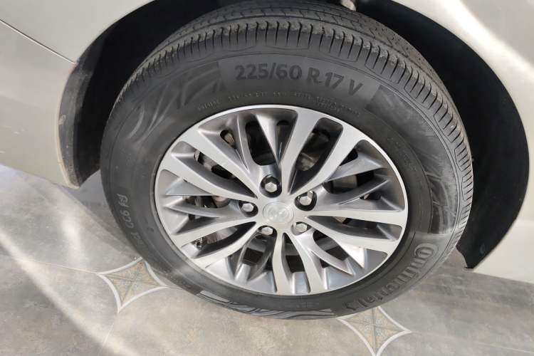 Used Buick GL8 2023 ES Lu Zun Deluxe Model
