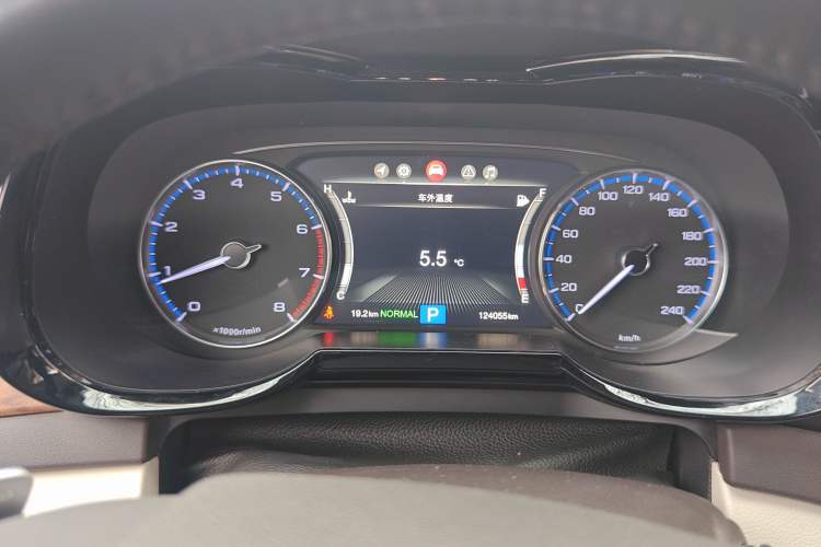 Used GAC Trumpchi GS8 2017 320T Two-Wheel Drive Luxury Smart Connectivity Version (7 Seats)
