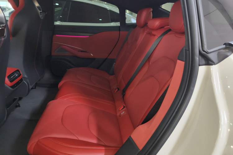 Used  SU7 2024 Four-Wheel Drive Ultra-Long Range Advanced Intelligent Driving Max Edition
