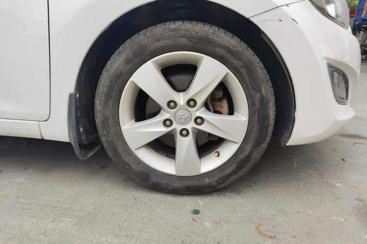 Used Hyundai Elantra (5th Generation / Langdong) 2015 1.6L Manual Fashion Edition
