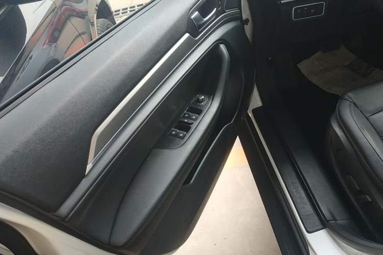 Used Haval H6 2021 Sport Edition 1.5T Automatic Elite Smart Connectivity Model with Hexagonal Grille
