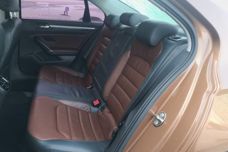 Used Volkswagen Lamando 2015 330TSI DSG Comfort Edition
