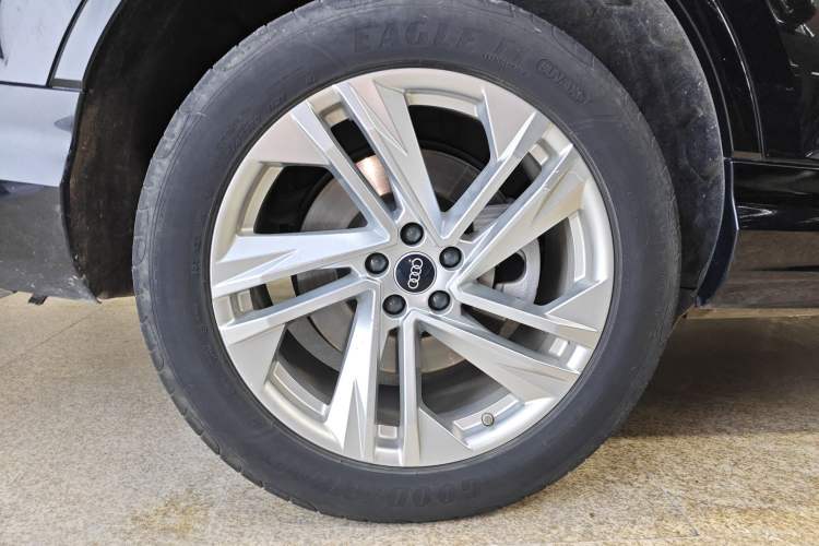 Used Audi Q7 2023 45 TFSI quattro S line Sport model