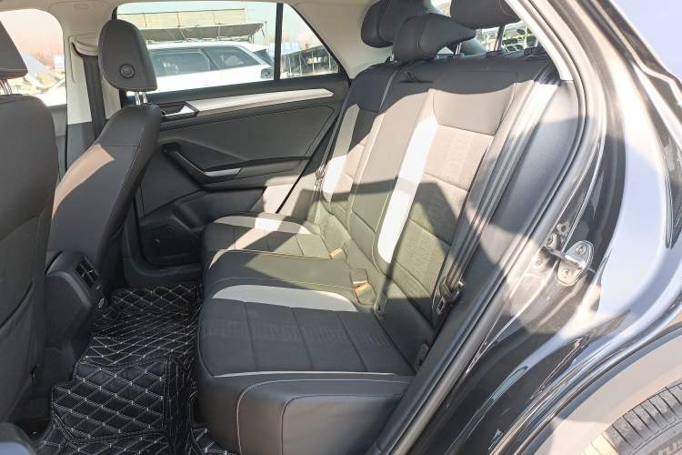 Used Volkswagen T-ROC 2018 280TSI DSG Two-Wheel Drive Advanced Version China V Emission Standard
