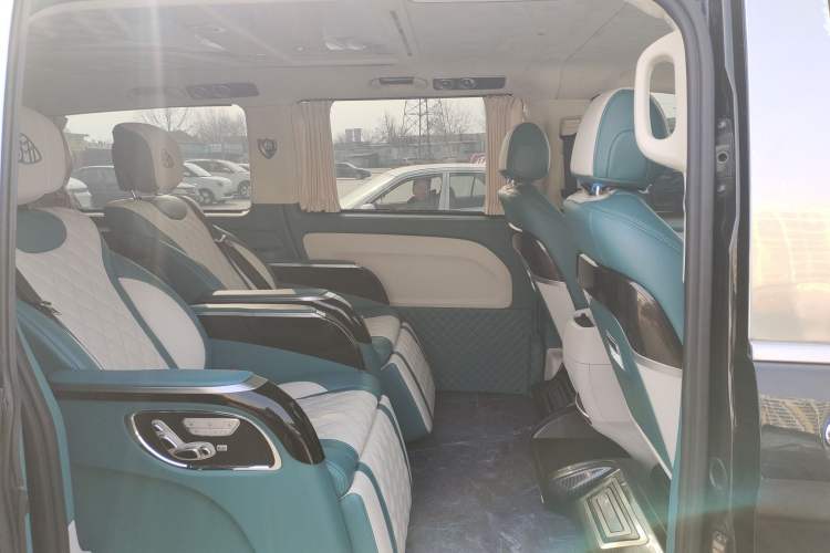 Used Mercedes-Benz Vito 2021 2.0T Elite Version 7 Seats
