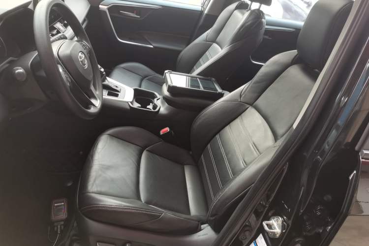 Used Toyota Wildlander 2020 2.0L CVT 4x4 Luxury Edition
