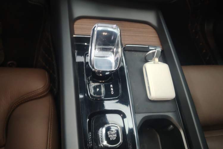 Used Volvo XC60 2024 B5 4x4 Smart Luxury Edition
