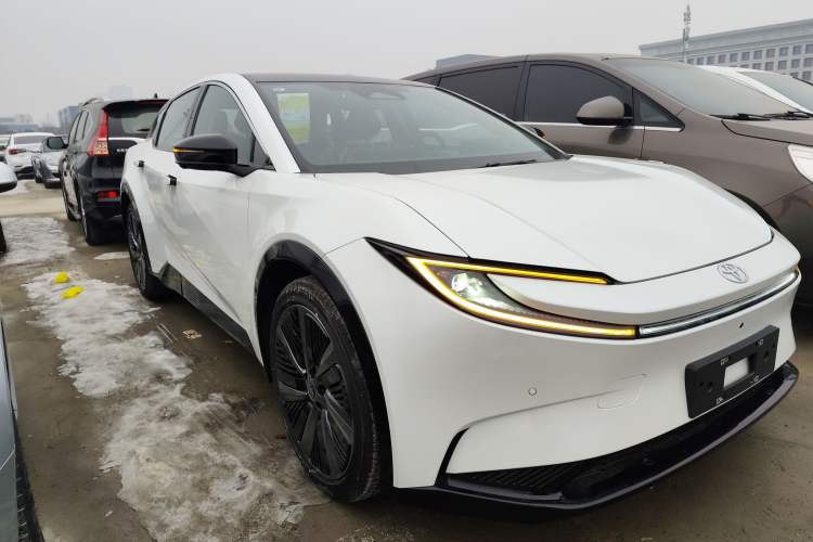 Used Toyota bZ5 2025 Model 550 PRO