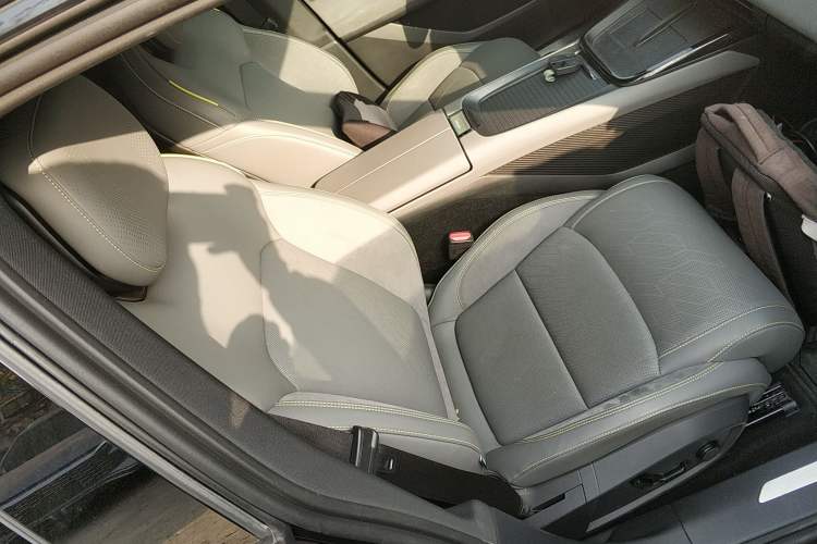 Used Lynk & Co 08 EM-P 2023 120km Long-Range Pro