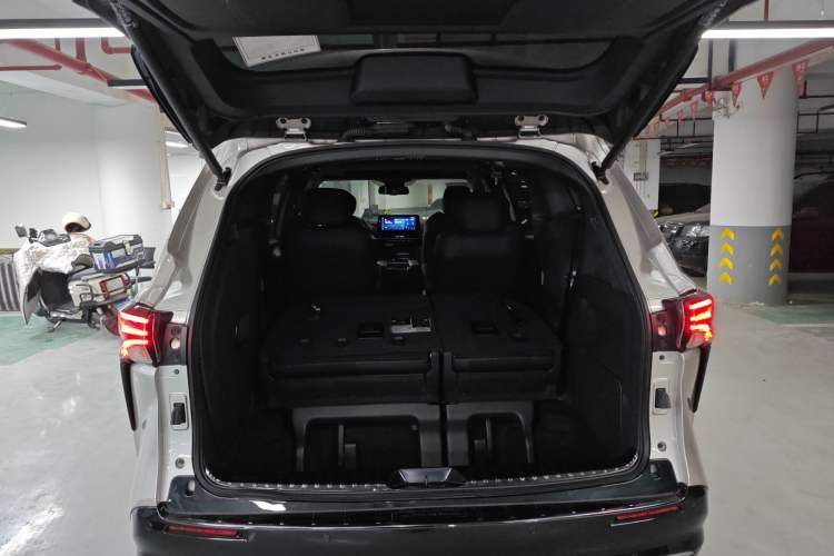 Used Toyota Sienna 2021 2.5L Hybrid Premium Edition