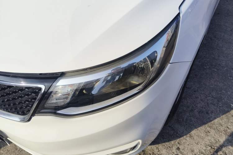 Used Kia K2 2015 Hatchback 1.4L AT GLS Cool Edition
