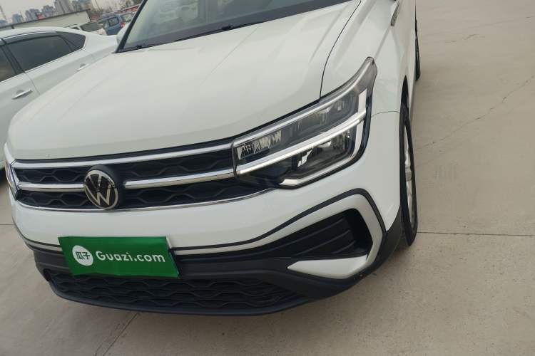 Used Volkswagen Tharu 2023 300TSI Two-Wheel-Drive Crescent Edition
