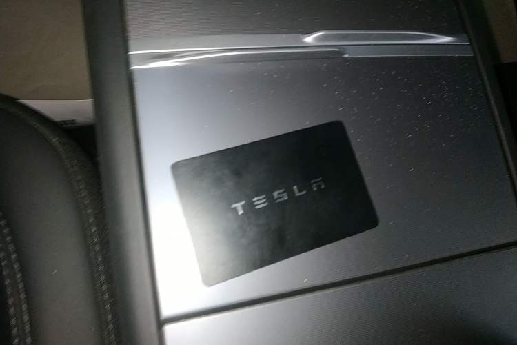 Used Tesla Model Y 2025 Rear-Wheel-Drive Version
