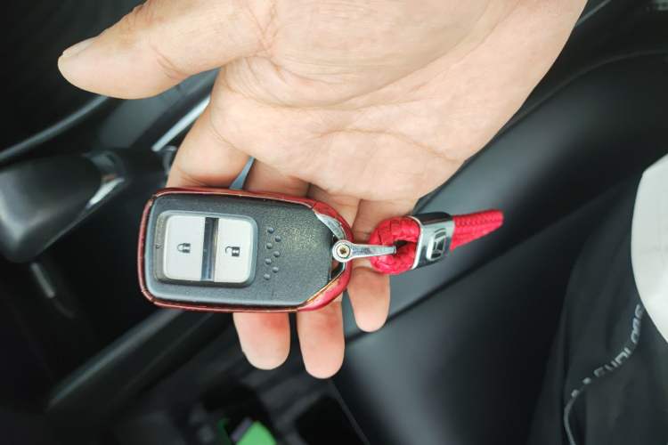 Used Honda Jade 2017 1.8L automatic Comfort version 5 seats
