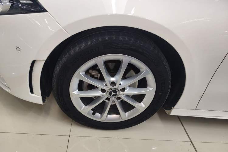 Used Mercedes-Benz A-Class 2021 A 200 L Sport Sedan Fashion Model
