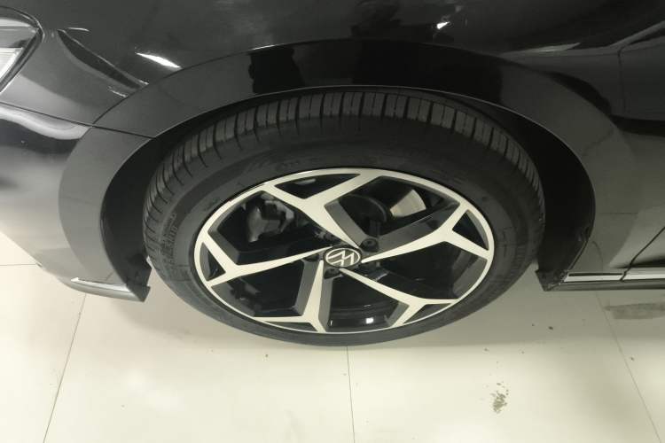 Used Volkswagen Magotan 2023 2 Million Units Limited Edition 330TSI DSG Leading Version
