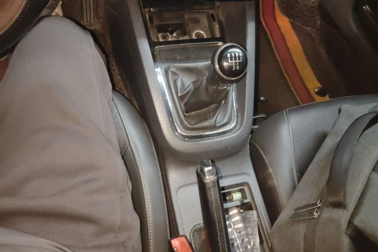 Used Volkswagen Sagitar 2015 230TSI Manual Comfort Version
